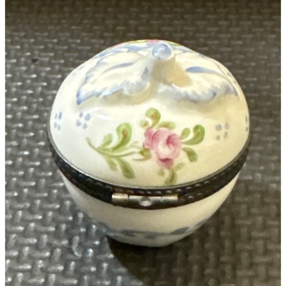 Vintage Limoges France Trinket Box Floral Apple MC Peint Main Signed Flower Clsp